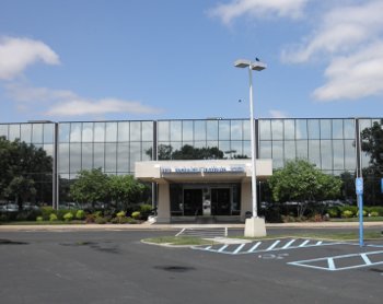 Up to 50,000 RSF AVAILABLE Full service 5 Parking spaces / 1,000 RSF Building naming rights Central location cross roads of I-264 and I-64