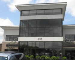 Circle South Up to 48,000 RSF AVAILABLE Net Janitorial 5 Parking spaces / 1,000 RSF Building naming rights Central location cross roads of I-264 and I-64