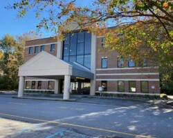 1st Floor: 2,500 SF
2nd Floor: 468 SF
Located in the Deep Creek section of Chesapeake.
Former first floor bank space available with drive-thru and signage.
Click here for more info.
Contact Christine Kaempfe, CCIM at 757-499-1384 or christine.kaempfe@thalhimer.com for leasing information. 111 Mill Creek Pkwy, Chesapeake